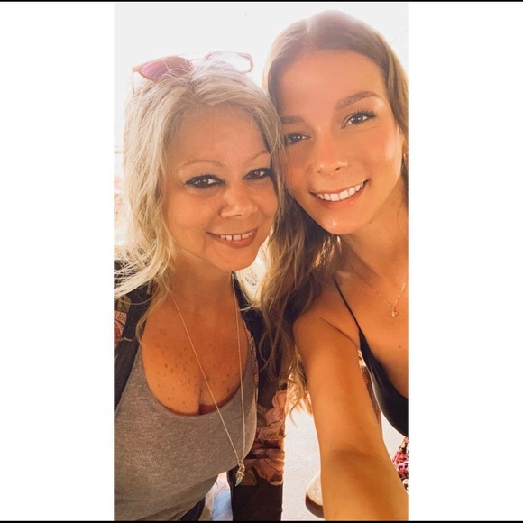 Hey there 👋🏻 - Picture 2 of 4